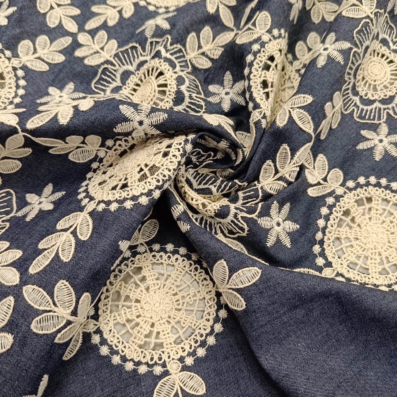 DENIM BORDADO - Imagen 3