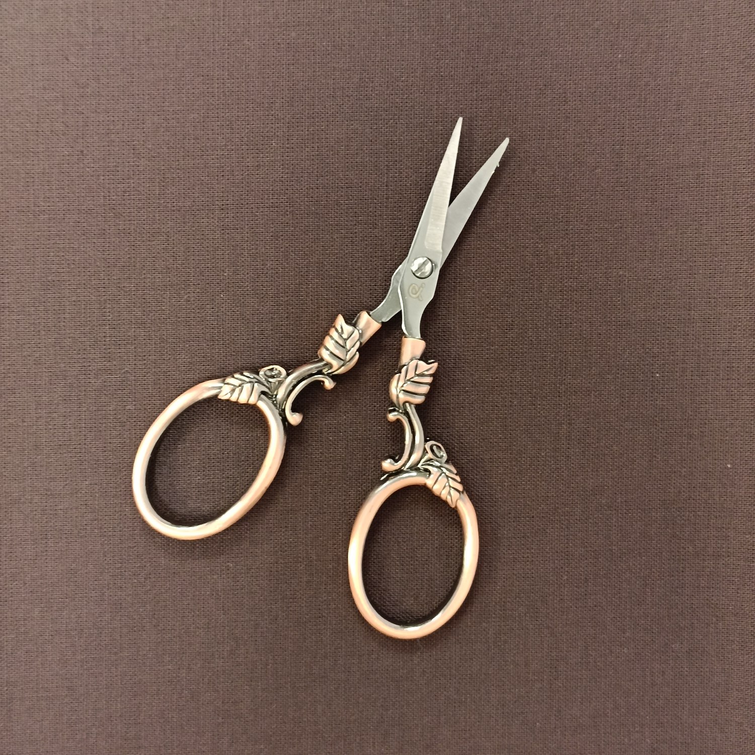 TIJERA VINTAGE MEDIANA ORO ROSA - 10cm. - Imagen 2
